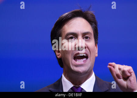 Bournemouth Dorset, Regno Unito . Decimo Sep, 2013. TUC Congress 2013, Bournemouth Dorset, England, Regno Unito 10.09.2013 Foto mostra Ed Miliband il leader del partito laburista indirizzo la TUC Congress 2013 a Bournemouth Dorset, Inghilterra, UK Credit: Jeff Gilbert/Alamy Live News Foto Stock