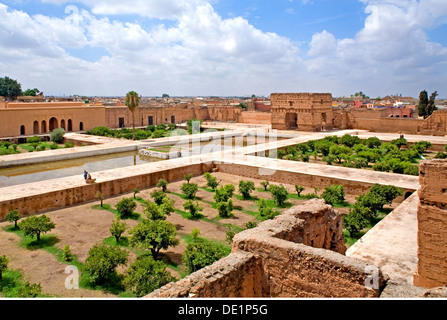 Geografia / viaggi, Marocco Marrakech, El Badi Palace, 'l'Incomparabile Palace", costruito: 1578-1608, frammenti di parete, fontana, Additional-Rights-Clearance-Info-Not-Available Foto Stock