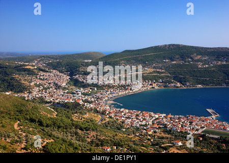 Vista panoramica della città di Samos ("Vathi'), isola di Samos, Mar Egeo, Grecia. Foto Stock