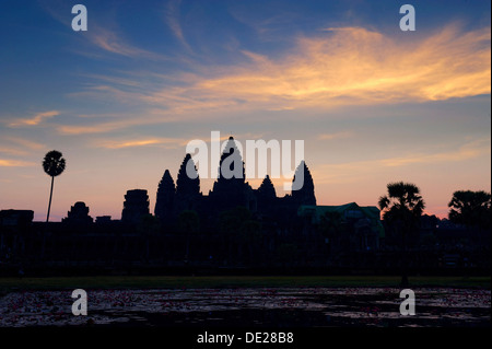 Angkor Wat di sunrise, Angkor Wat, Siem Reap, Siem Reap Provincia, Cambogia Foto Stock