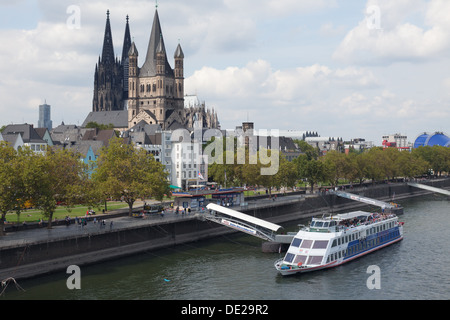 Il Riverside (noto come Am Leystapel) a Colonia (Köln), Germania. Foto Stock