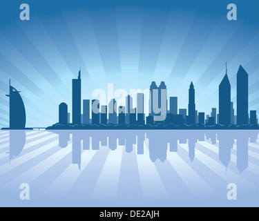 Skyline di Dubai con la riflessione in acqua Foto Stock