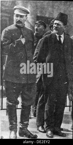 Josef Stalin e Mikhail Kalinin, leader sovietico, 1930s. Artista: sconosciuto Foto Stock