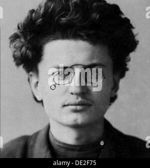 Fotografia di polizia di Leon Trotsky, rivoluzionario russo, 1898. Artista: sconosciuto Foto Stock