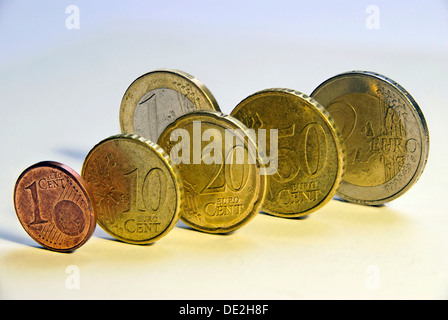 Le monete in euro, 1 cent, 10 cent, 20 cent, 50 cent, 1 euro e 2 euro