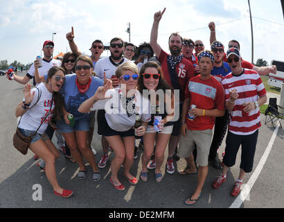 Columbus, Ohio, Stati Uniti d'America. Decimo Sep, 2013. 10 settembre 2013: i fan della US eccitati prima dell'U.S. Nazionale Maschile contro il Messico la squadra nazionale- World Cup Qualifier corrispondono al Columbus Crew Stadium - Columbus, OH. Credito: csm/Alamy Live News Foto Stock