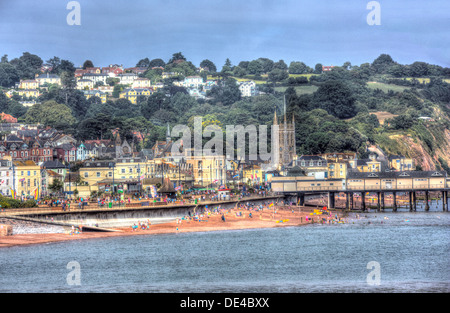 Teignmouth beach lungomare e il molo Devon England in HDR come la pittura Foto Stock