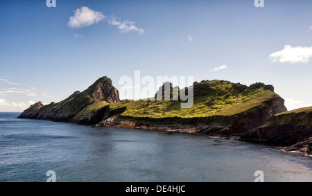 L'isola di Dun appena fuori la principale San Kildan isola di Hirte Foto Stock