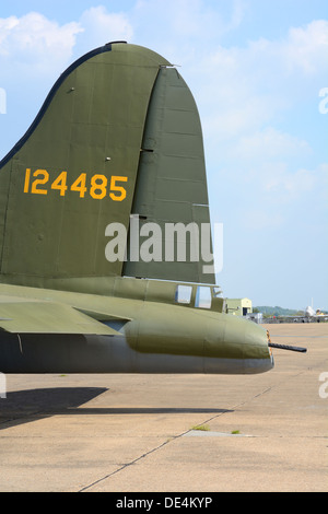 TAIL GUNNER la torretta in un boeing B-17 Flying Fortress WW2 BOMBER Foto Stock