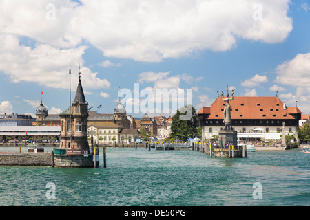 Ingresso del porto di Costanza con la statua di Imperia creato da Peter Lenk, Lago di Costanza, Baden-Wuerttemberg Foto Stock