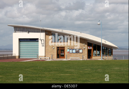 Scialuppa di salvataggio RNLI stazione in Morecambe che è una stazione di Hovercraft Foto Stock