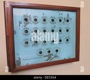 Paese interno Mansion chiamata telefonica sistema da casa Montecute, NT, Somerset Foto Stock