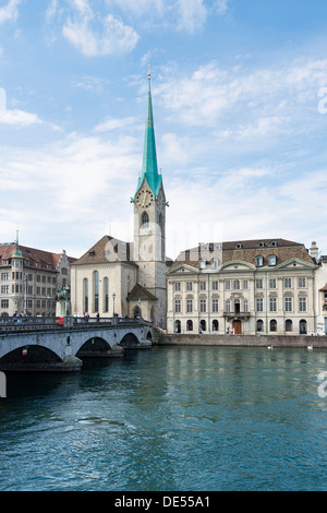 Muenster ponte sul fiume Limmat, con la Chiesa di Fraumuenster e la città vecchia promenade, Zurigo, Canon di Zurigo, Svizzera Foto Stock