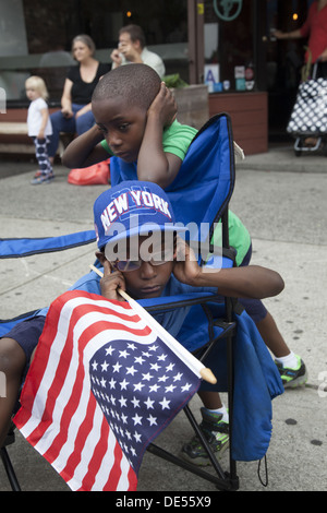 West Indian, dei Caraibi Kiddies Parade & festival che si terrà il sabato prima della Festa del Lavoro West Indian Parade di Brooklyn, NY Foto Stock