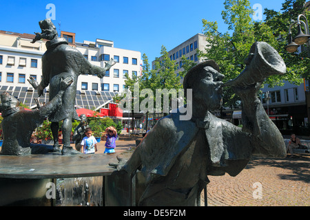 Jobsiade-Brunnen oder Kortum-Brunnen von Karl Ulrich Nuss auf dem Husemannplatz a Bochum, Ruhrgebiet, Renania settentrionale-Vestfalia Foto Stock