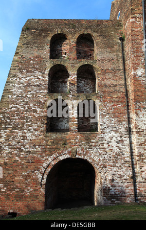 Moira forno, un inizio del XIX secolo il ferro-making altoforno. Ashby Canal, Moira village, Leicestershire, Inghilterra; Gran Bretagna; Regno Unito Foto Stock