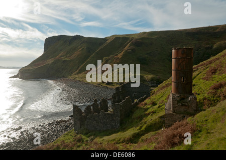 Abbandonato diatomite lavora presso la lealt, Trotternish, Isola di Skye, Scotland, Regno Unito. Foto Stock