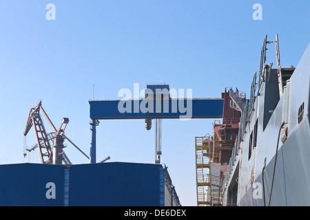 La costruzione di una nuova nave in cantiere Foto Stock