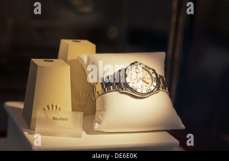 San Moritz, Svizzera, orologio Rolex nella finestra di un sul business Foto Stock