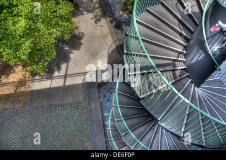 HDR vista della scala a spirale a Colonia, Germania Foto Stock