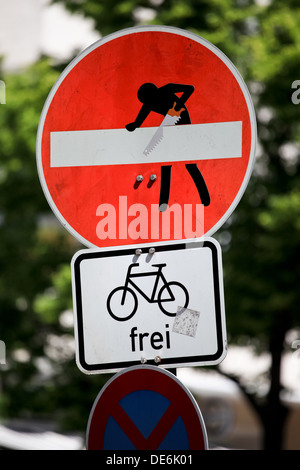 Berlino, Germania, causando scudo modificato il divieto di ingresso - Clet Abraham Foto Stock