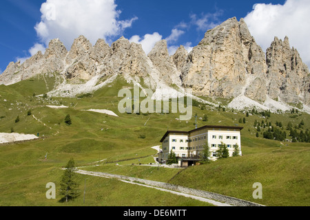 Passo Gardena, un alto passo di montagna in Alto Adige, Dolomiti, Italia. Foto Stock