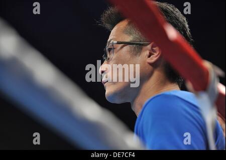 Kanagawa, Giappone. 25 Ago, 2013. Shingo Inoue Boxe : Naoya Inoue trainer e padre Shingo Inoue prima la luce giapponese peso mosca titolo bout a Sky Arena Zama di Kanagawa, Giappone . © Hiroaki Yamaguchi/AFLO/Alamy Live News Foto Stock