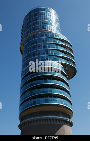 Buerohochhaus, Exzenterhaus aufgesetzt auf einen Bunker, Bochum, Ruhrgebiet, Renania settentrionale-Vestfalia Foto Stock