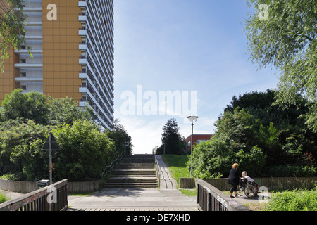 Berlino, Germania, sul blocco - Helene Weigel-Platz Foto Stock