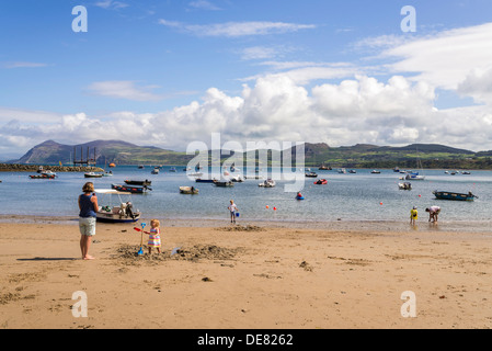 Porth Dinllaen sulla penisola di llyn in Gwynedd Galles del Nord. A distanza di anni Eifl montagne. Nefyn Lleyn Peninsula Foto Stock