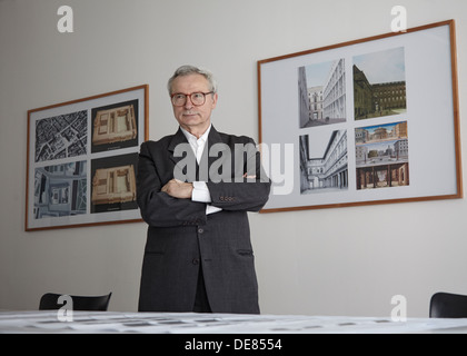 Berlino, Germania architetto prof. Franco Stella nel suo studio di Berlino Foto Stock