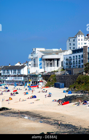 La Tate Gallery e la spiaggia di St. Ives Cornovaglia Foto Stock