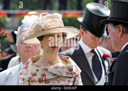Ascot, Regno Unito, Princess Anne Mountbatten -Windsor in verticale Foto Stock