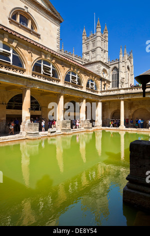 I bagni romani, la grande vasca da bagno, solo le sorgenti calde nel Regno Unito, Bath city centre north east Somerset England Regno Unito GB EU Europe Foto Stock
