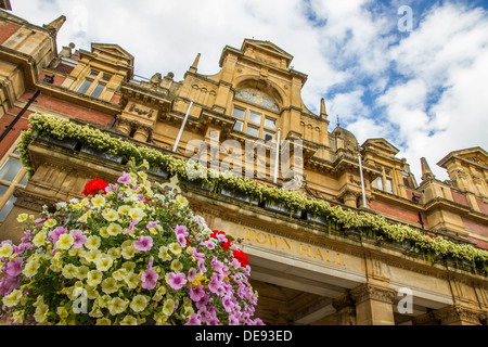 Town Hall esterno in Royal Leamington Spa Warwickshire, Inghilterra. Foto Stock