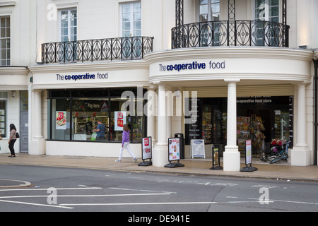 La Cooperativa negozio di alimentari in Royal Leamington Spa Warwickshire. Foto Stock