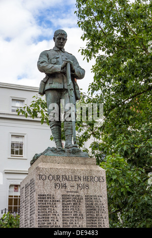 Memoriale di guerra in Royal Leamington Spa. Eretta nel 1922. Svelata da Sir Lieutenant-General Aylmer Hunter-Weeton Foto Stock