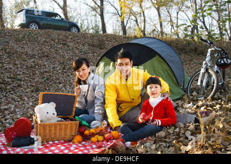 Famiglia in autunno Foto Stock