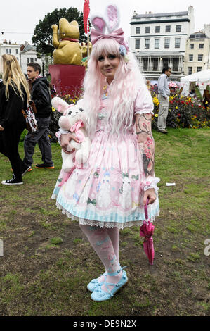 Brighton, Regno Unito, 14/09/2013 : La donna in una tipica giapponese 'cosplay' outfit assiste il Brighton Festival del Giappone. Foto di Julie Edwards Foto Stock