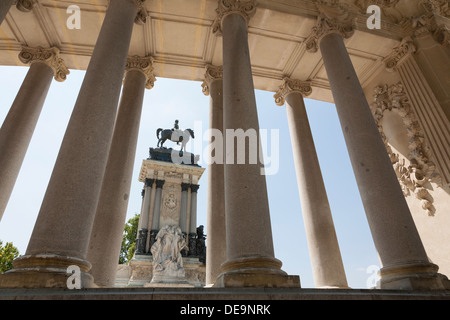 Monumento a Alfonso XII del Parco del Buen Retiro - Retiro, Madrid, Spagna Foto Stock