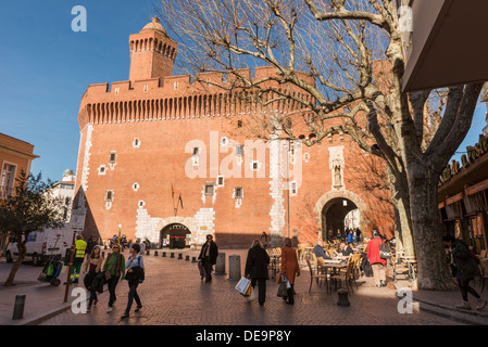 Le Castillet, Perpignan, Pyrénées-Orientales, Languedoc-Roussillon, Francia Foto Stock