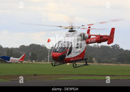 Essex e Herts Air Ambulance polizia Servizi Aviazione MD Helicopters MD-900 Explorer aeromobile Foto Stock