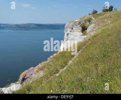 Le rocce della valle del Dnister (Ucraina) vicino ex villaggio Bakota Foto Stock