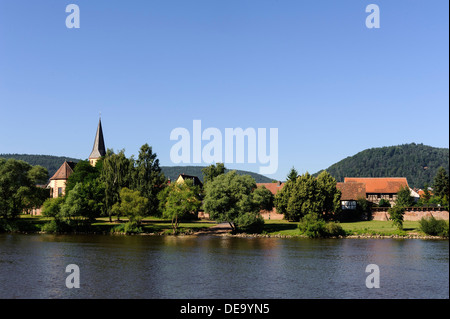 Vista da Grossheubach verso Kleinheubach sul principale, fiume Main, Baviera, Germania Foto Stock