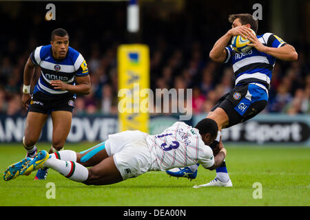 BATH, Regno Unito - Sabato 14 settembre 2013. Azione dalla Aviva Premiership match tra Bath Rugby e Leicester Tigers. Credito: Graham Wilson/Alamy Live News Foto Stock