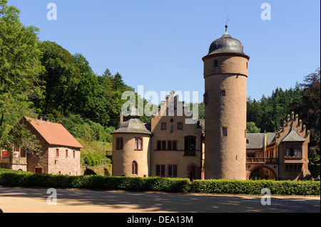 Castello Mespelbrunn (16.c..) nelle montagne di Spessart, Baviera, Germania Foto Stock