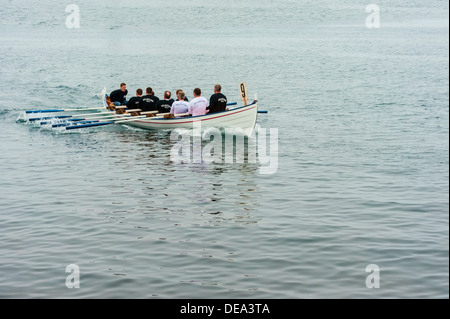 Tradizionale barca a remi(s) nelle isole Faerøer Foto Stock