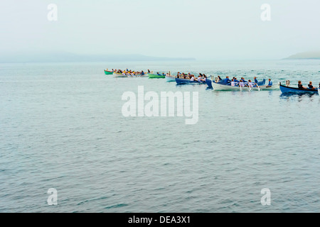 Tradizionale barca a remi(s) nelle isole Faerøer Foto Stock