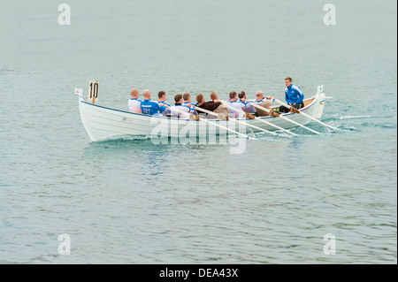 Tradizionale barca a remi(s) nelle isole Faerøer Foto Stock