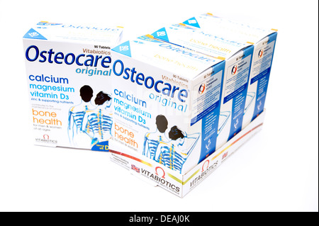 Osteocare compresse (calcio magnesio vitamina D zinco e il supporto di nutrienti per combattere l'osteoporosi Foto Stock